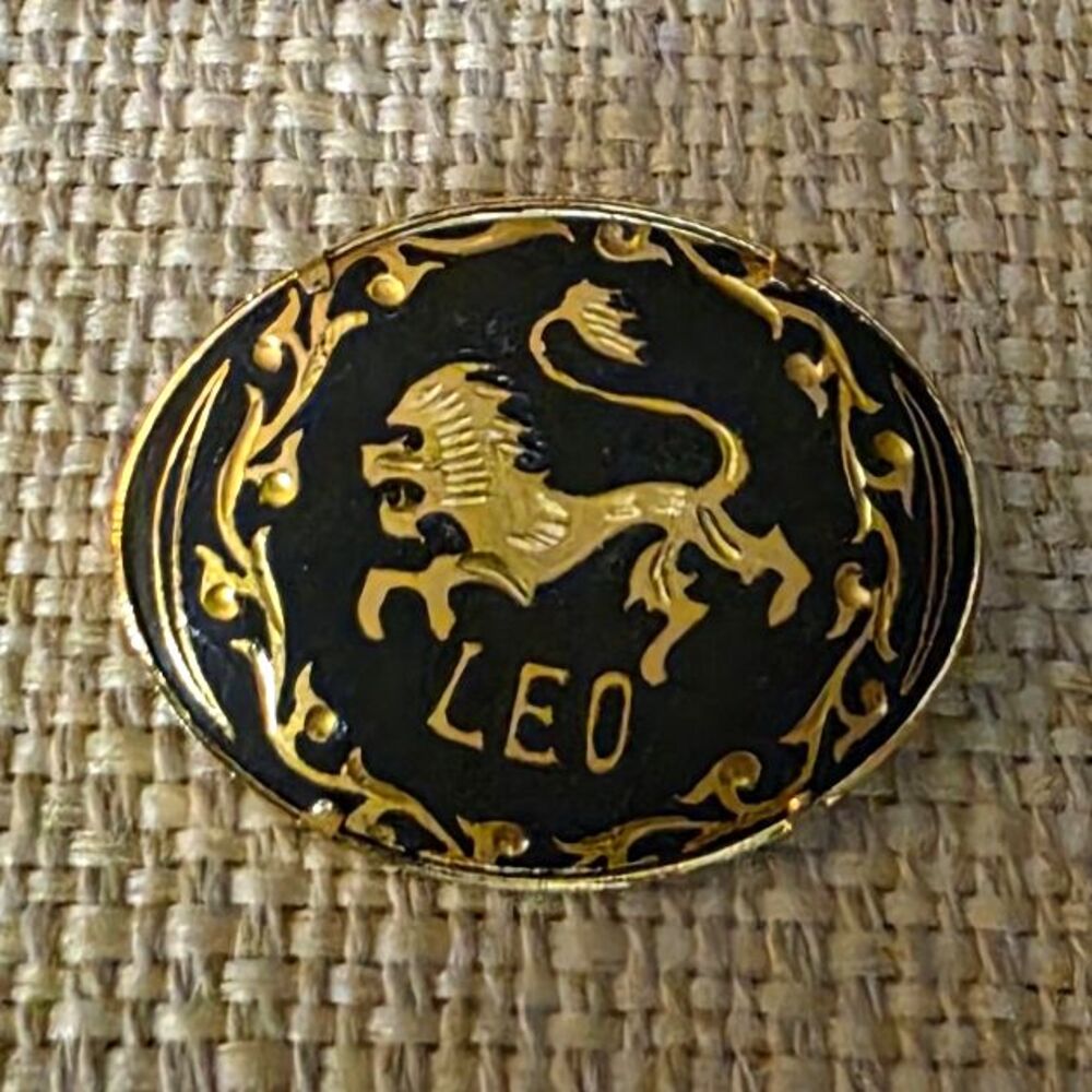 Leo Zodiac Lion Oval Brooch Black & Gold Tone Metal Enamel Enamelled 1.25"